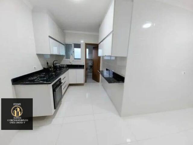 #585 - Apartamento para Locação em Praia Grande - SP