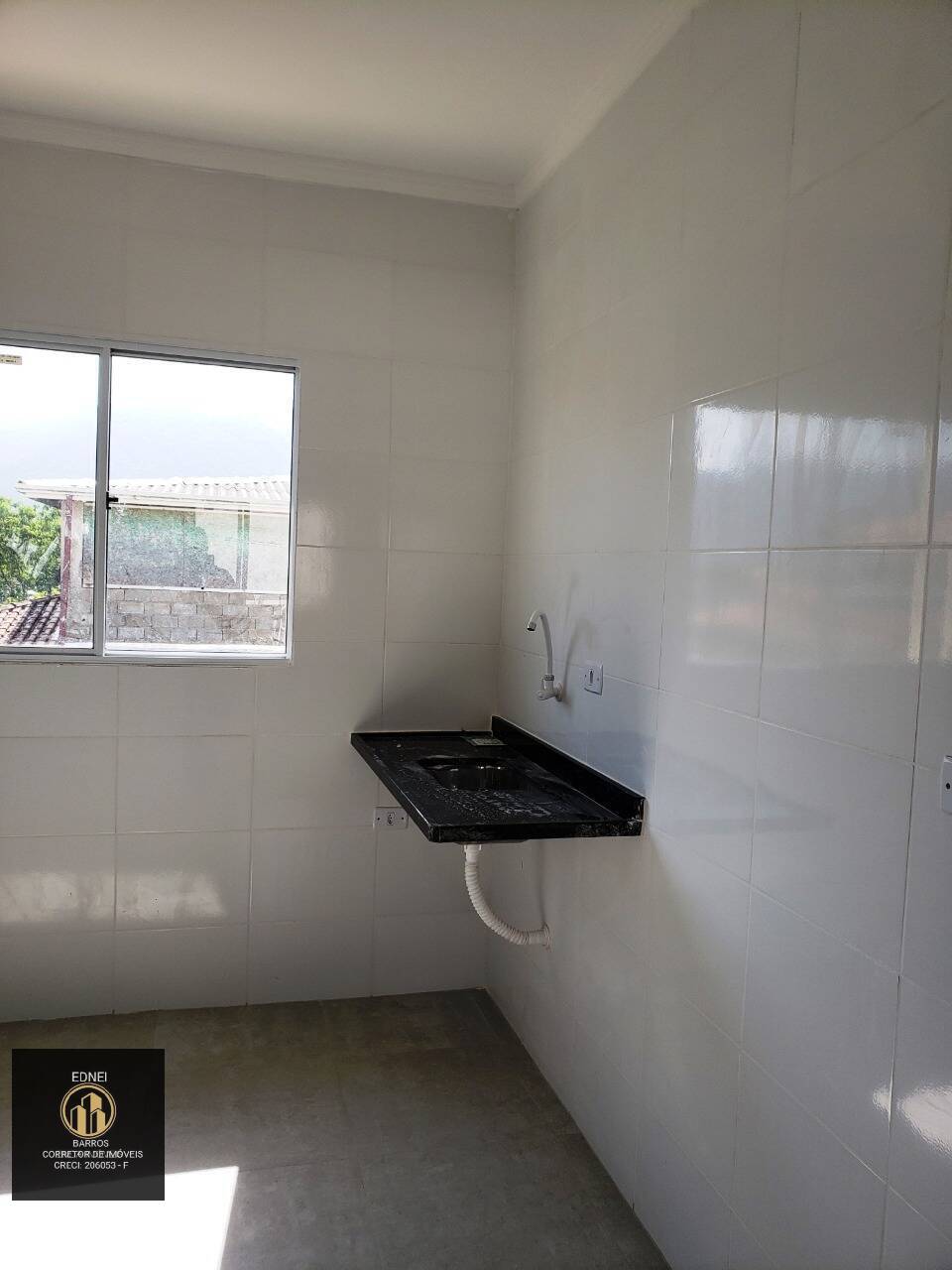 Casa à venda com 2 quartos, 55m² - Foto 18