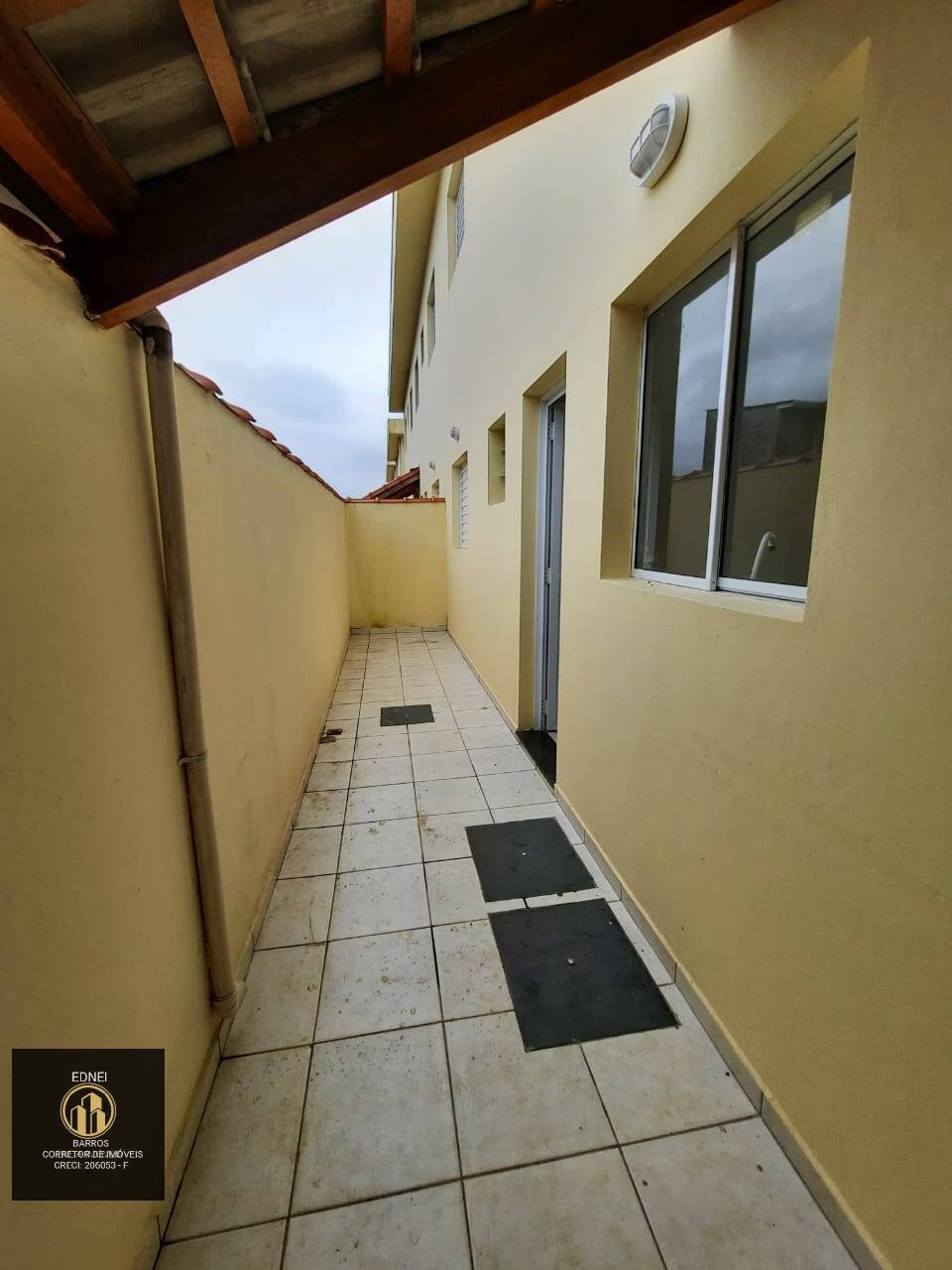 Casa à venda com 2 quartos, 55m² - Foto 6