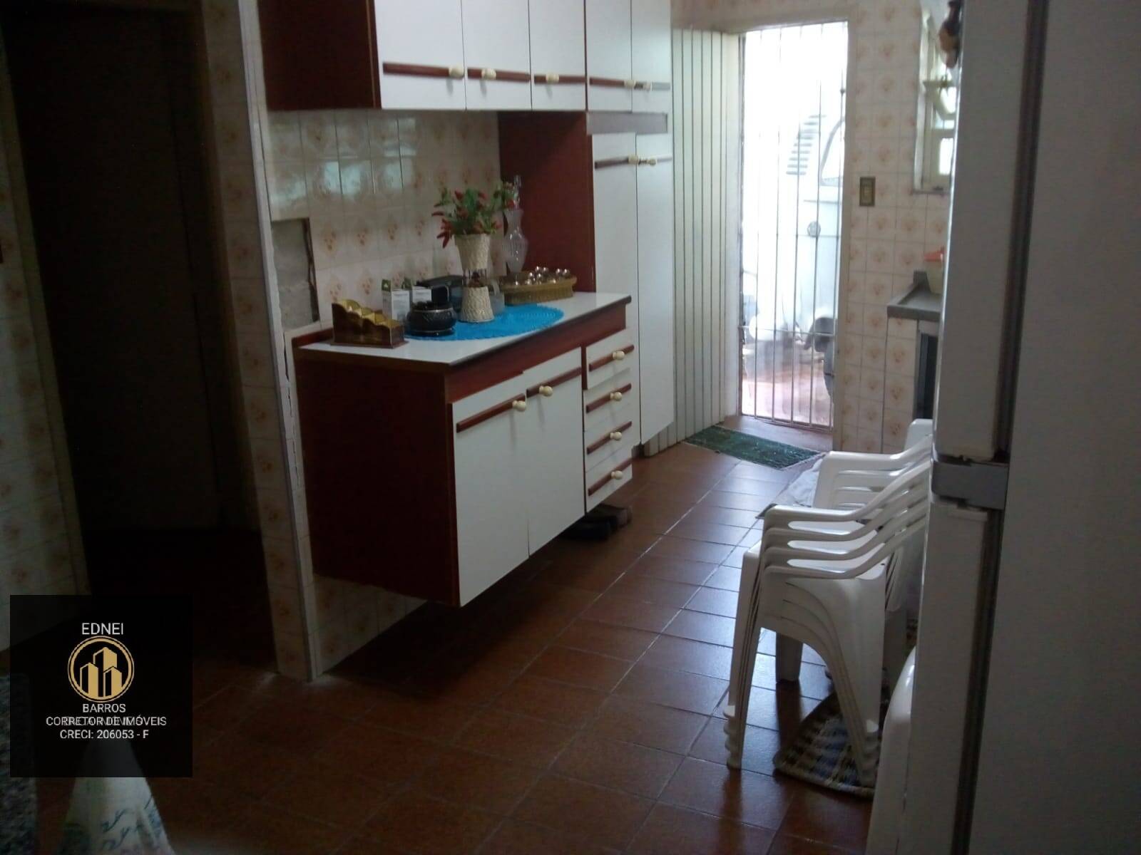 Casa à venda com 2 quartos, 140m² - Foto 12