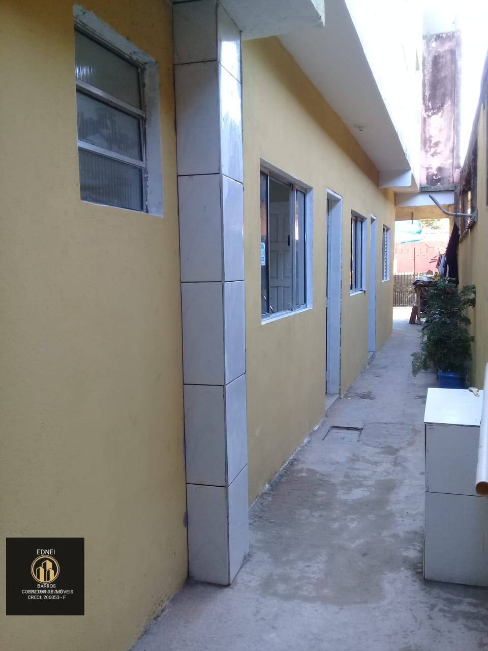 Casa à venda com 3 quartos, 125m² - Foto 1