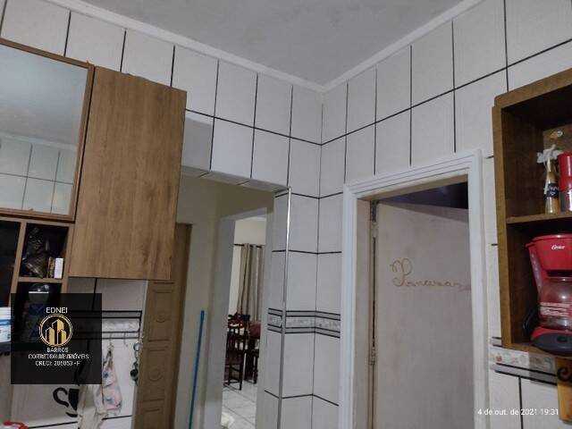 Casa à venda com 2 quartos, 300m² - Foto 2