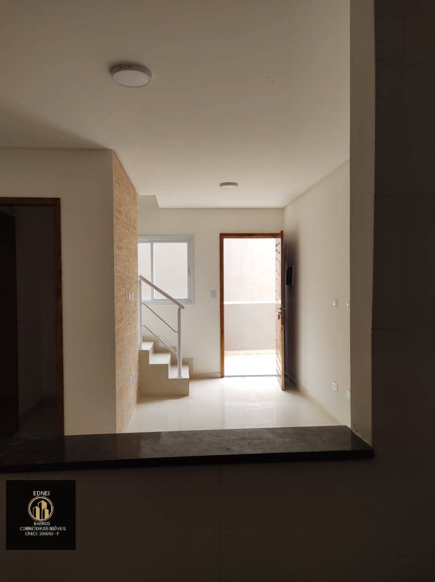 Casa à venda com 2 quartos, 52m² - Foto 4