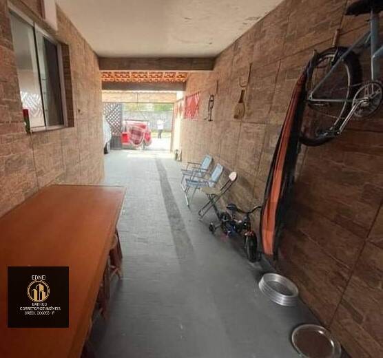 Casa à venda com 3 quartos, 100m² - Foto 1