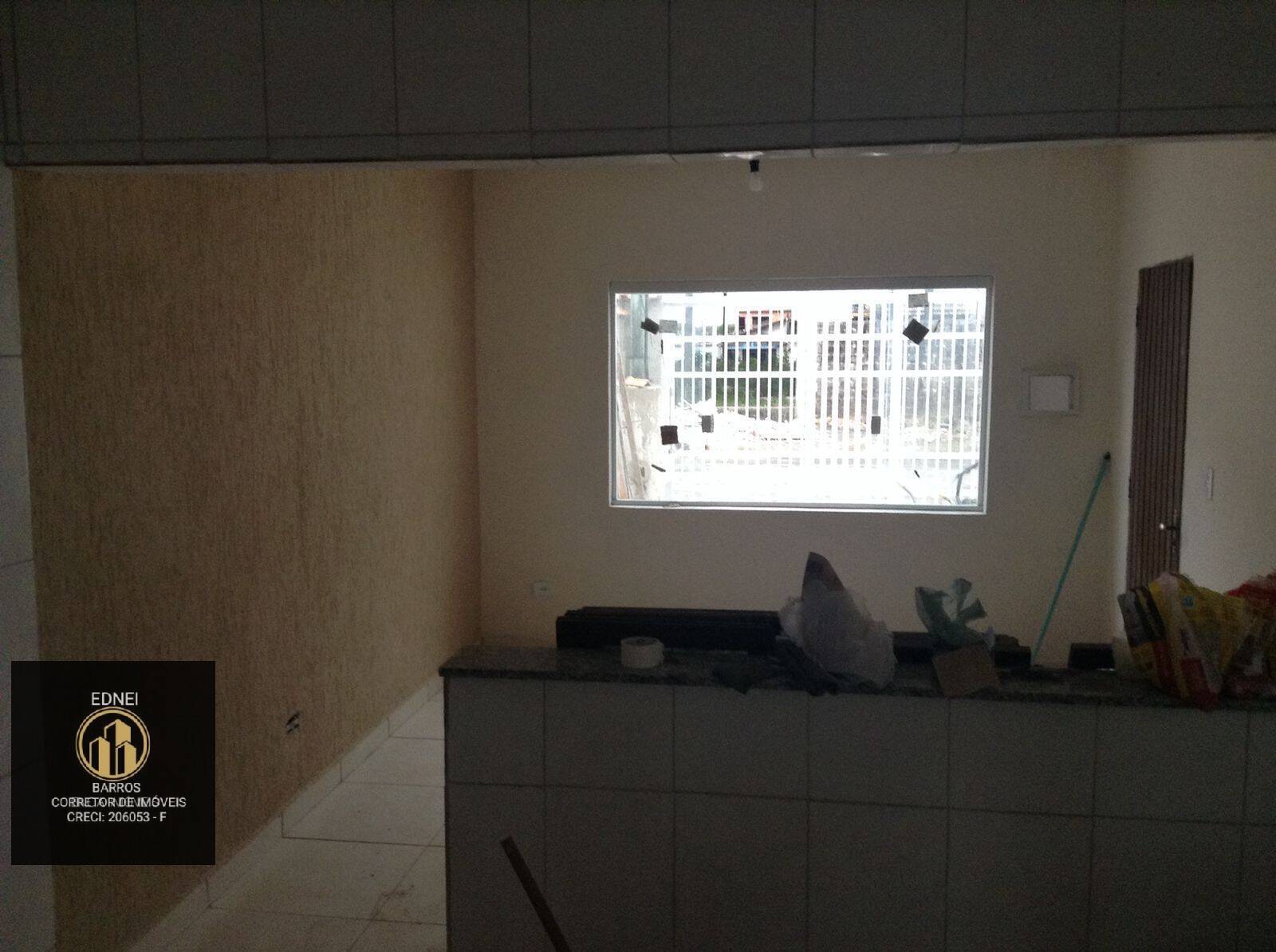 Casa à venda com 2 quartos, 81m² - Foto 2