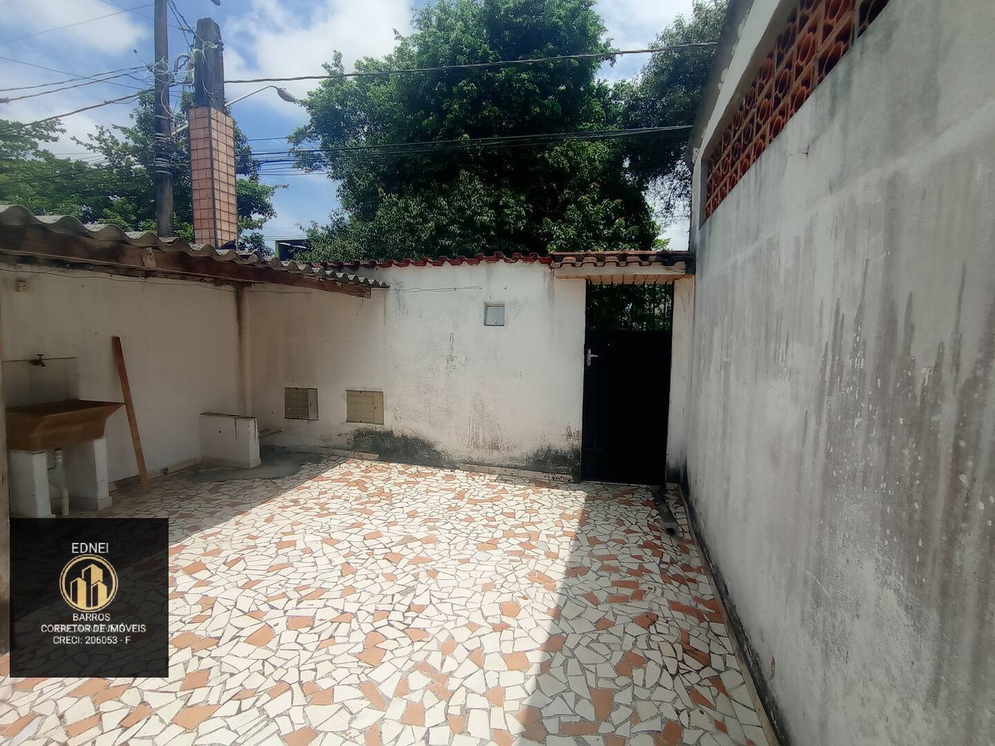 Casa à venda com 1 quarto, 67m² - Foto 1