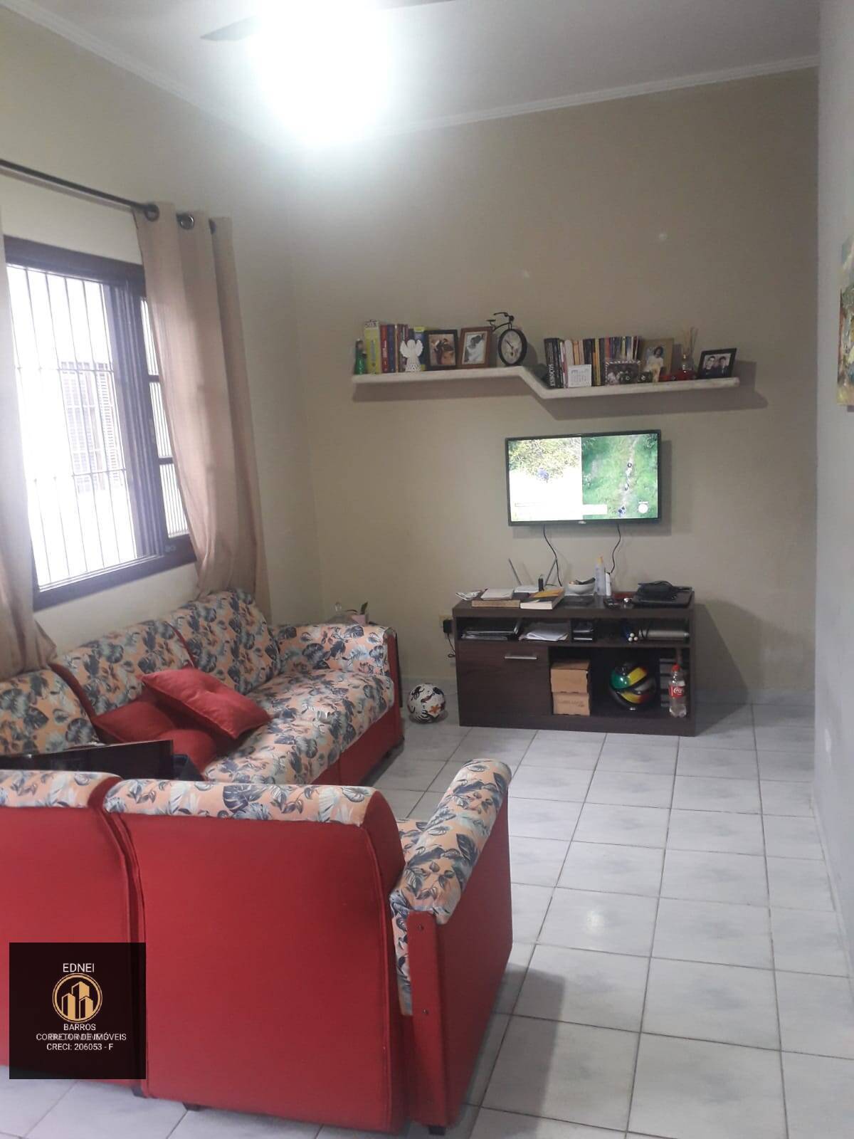 Casa à venda com 2 quartos, 65m² - Foto 1