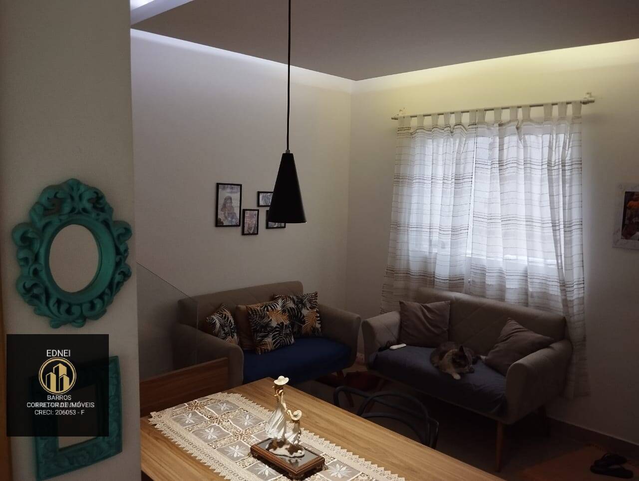 Casa à venda com 2 quartos, 56m² - Foto 1