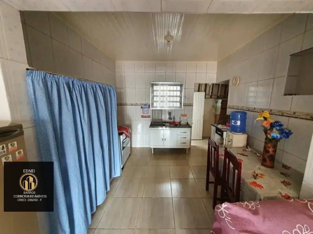 Casa à venda com 2 quartos, 189m² - Foto 4