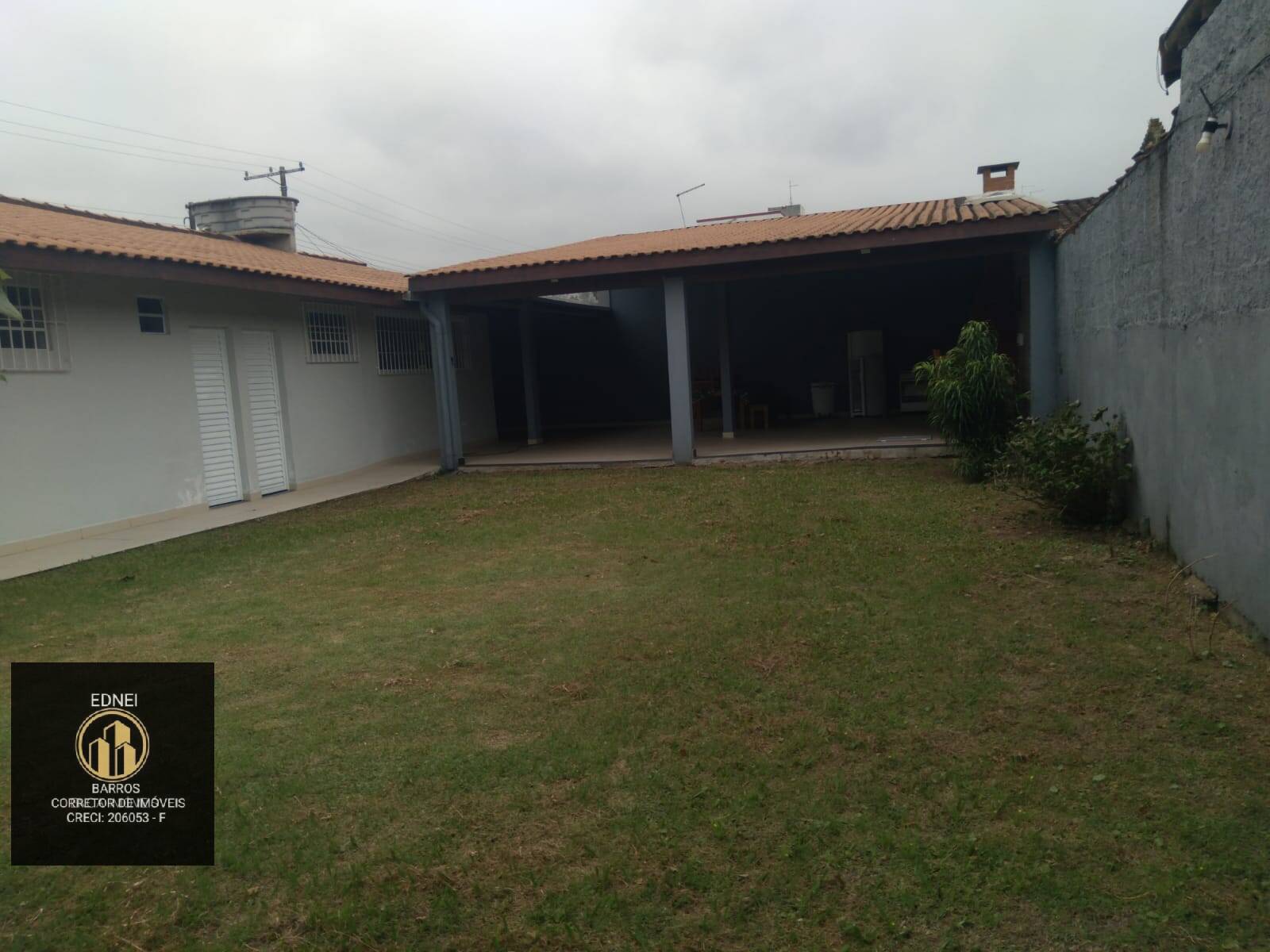 Casa para alugar com 3 quartos, 690m² - Foto 11