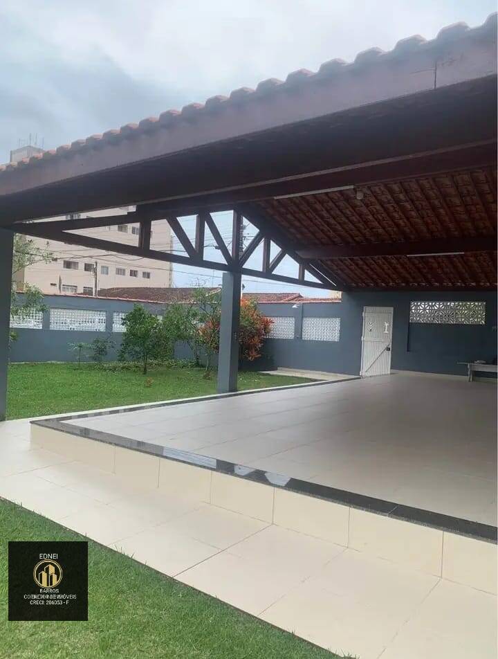 Casa para alugar com 3 quartos, 690m² - Foto 4