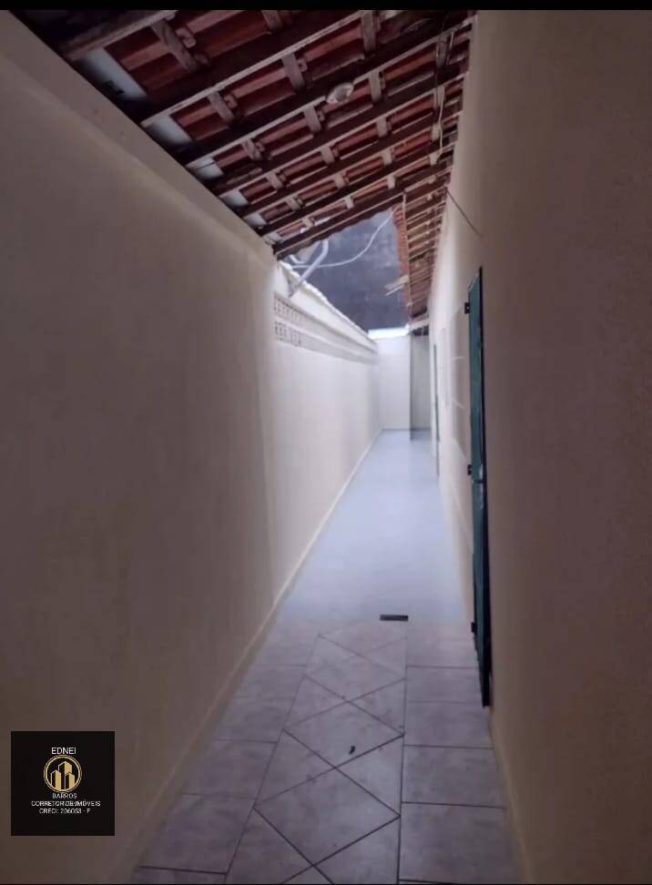 Casa à venda com 2 quartos, 128m² - Foto 2