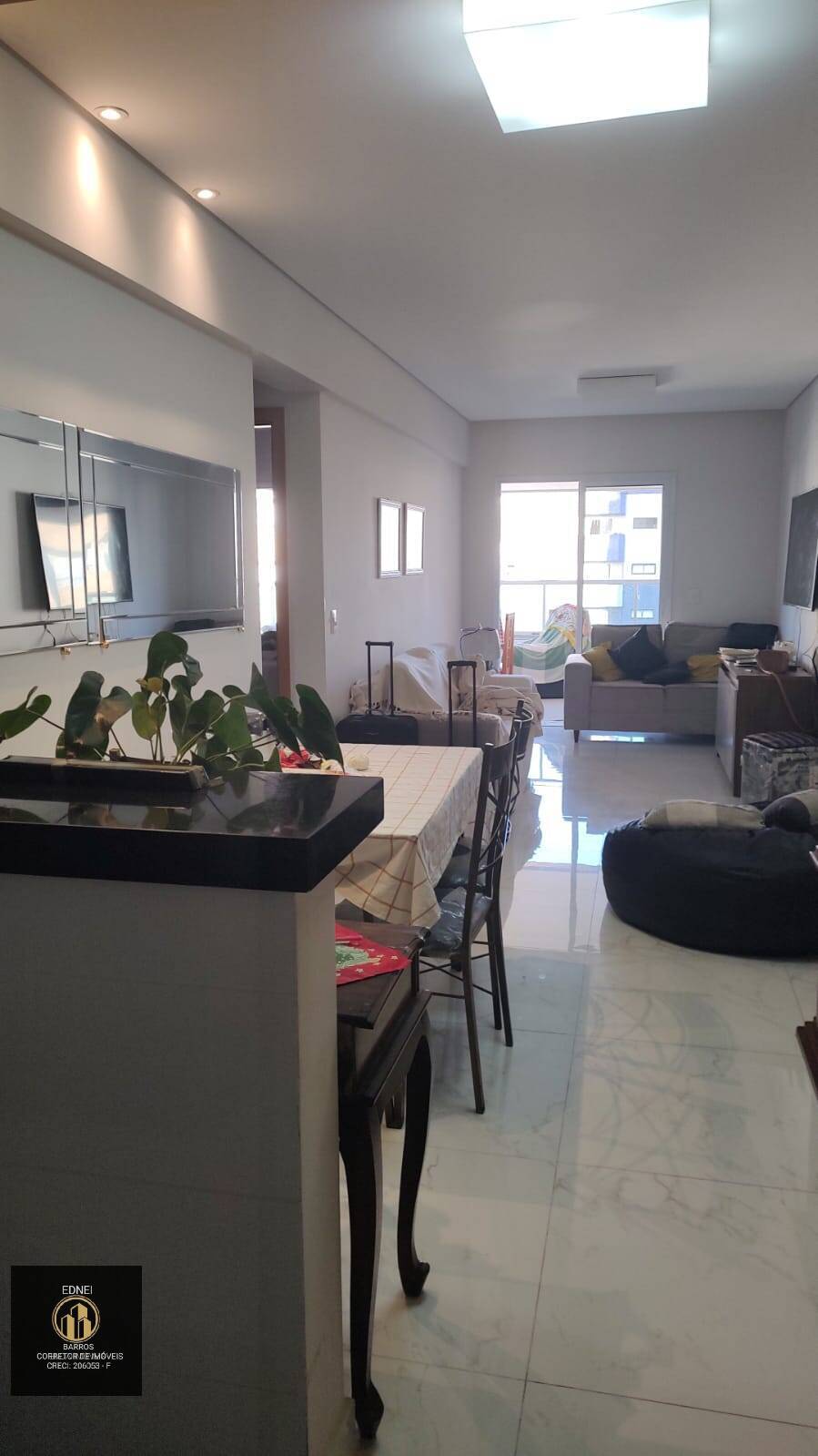 Apartamento para alugar com 3 quartos, 109m² - Foto 2