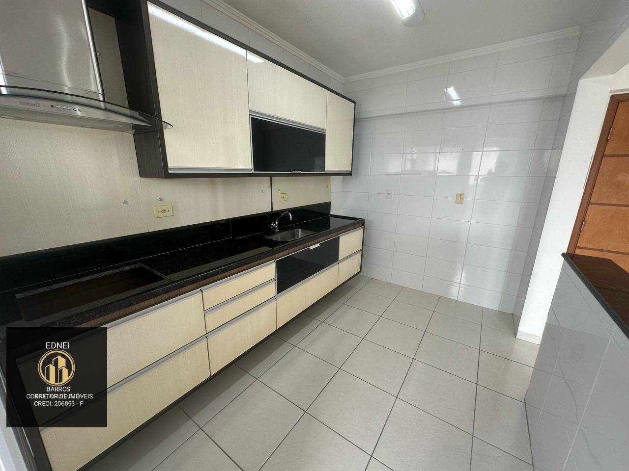 Apartamento à venda com 1 quarto, 50m² - Foto 4