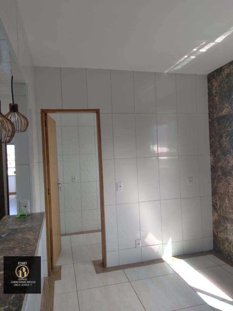 Casa à venda com 2 quartos, 81m² - Foto 15