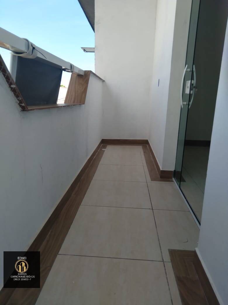 Casa à venda com 2 quartos, 81m² - Foto 4