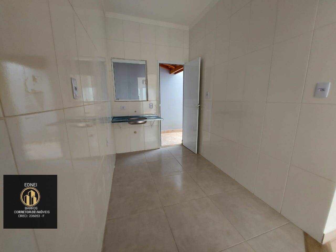 Casa à venda com 2 quartos, 44m² - Foto 6