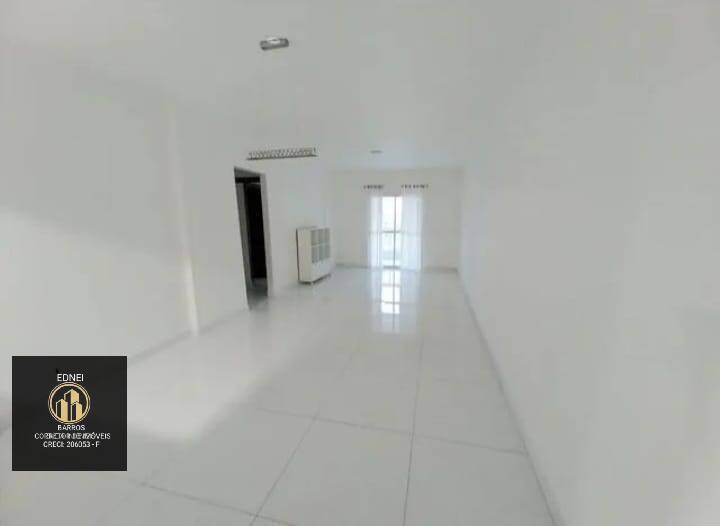 Apartamento para alugar com 3 quartos, 130m² - Foto 2