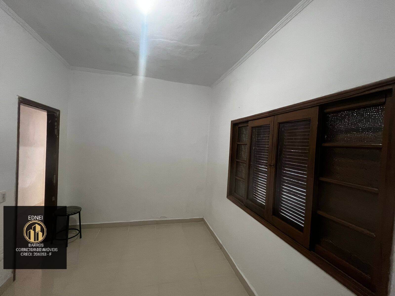 Casa à venda com 2 quartos, 200m² - Foto 9