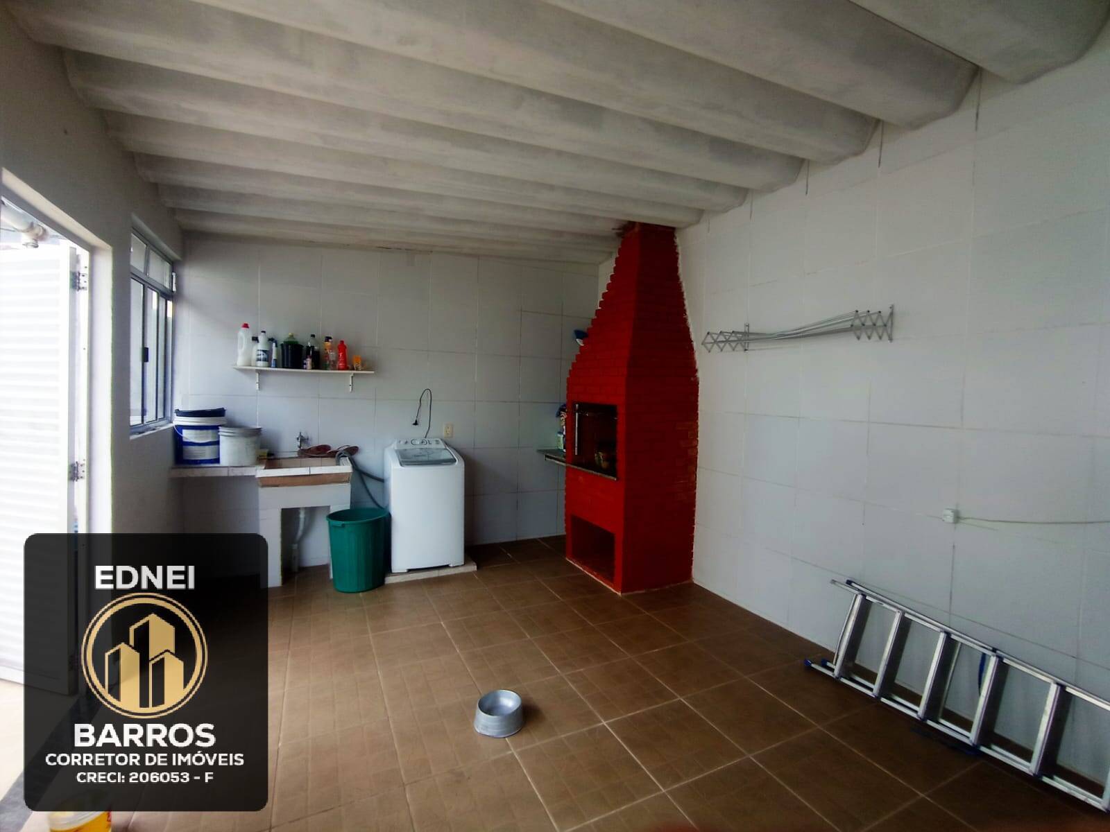 Casa à venda com 2 quartos, 254m² - Foto 2